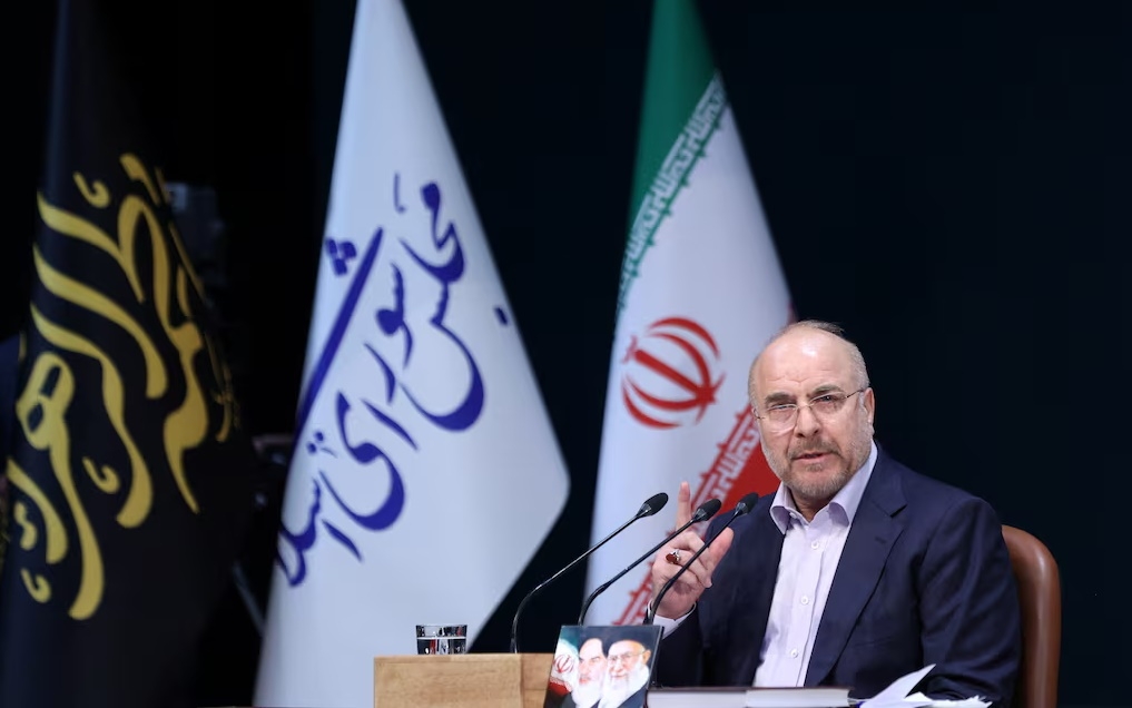 Chủ tịch Quốc hội Iran: Tổng thống Mỹ đang biến bàn đàm phán thành “bàn đầu hàng”